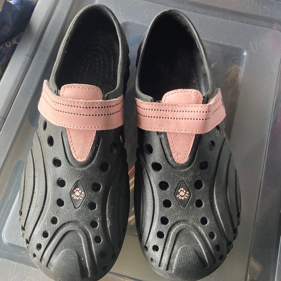 Dawgs Garden Shoes, Summer Shoes, Swim Shoes Clogs Size 9/10 - Picture 2 of 12